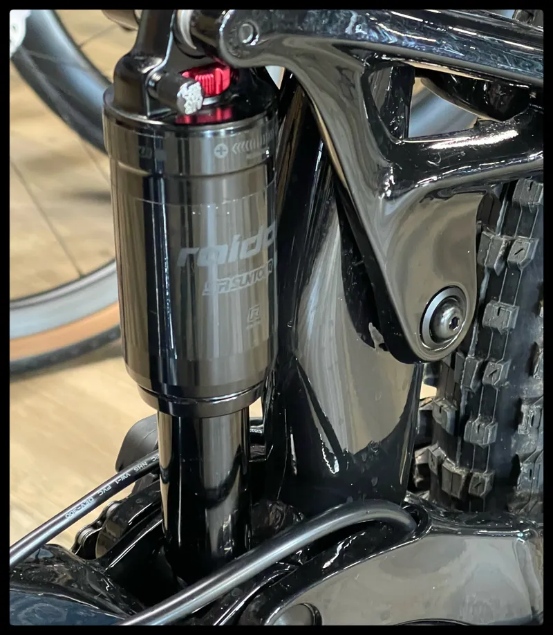 Liv Embolden E+ 2 625 25km/h Large Cosmos Navy 2023-4